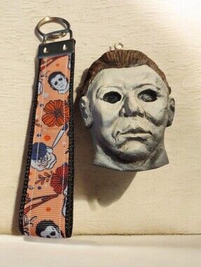 Halloween" Wristlet Key Fob in Orange and Black& Hangable Michael Meyers ■